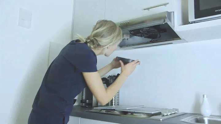 How do I replace the carbon filter of the extraction hood? | Van 't Hof Rijnland