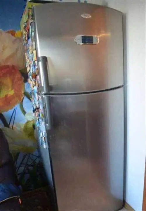 Двухкамерный холодильник Whirlpool 6 sense
